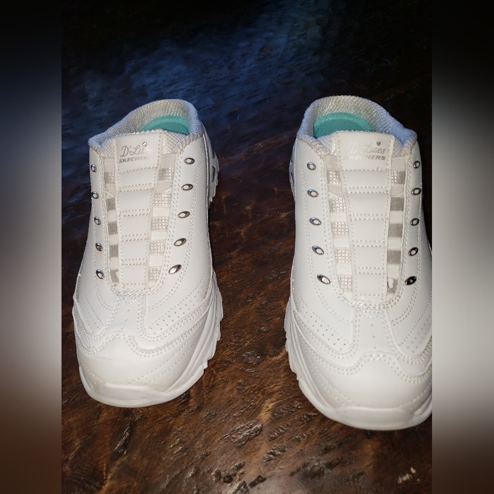 Skechers D'Lites memory foam size 8